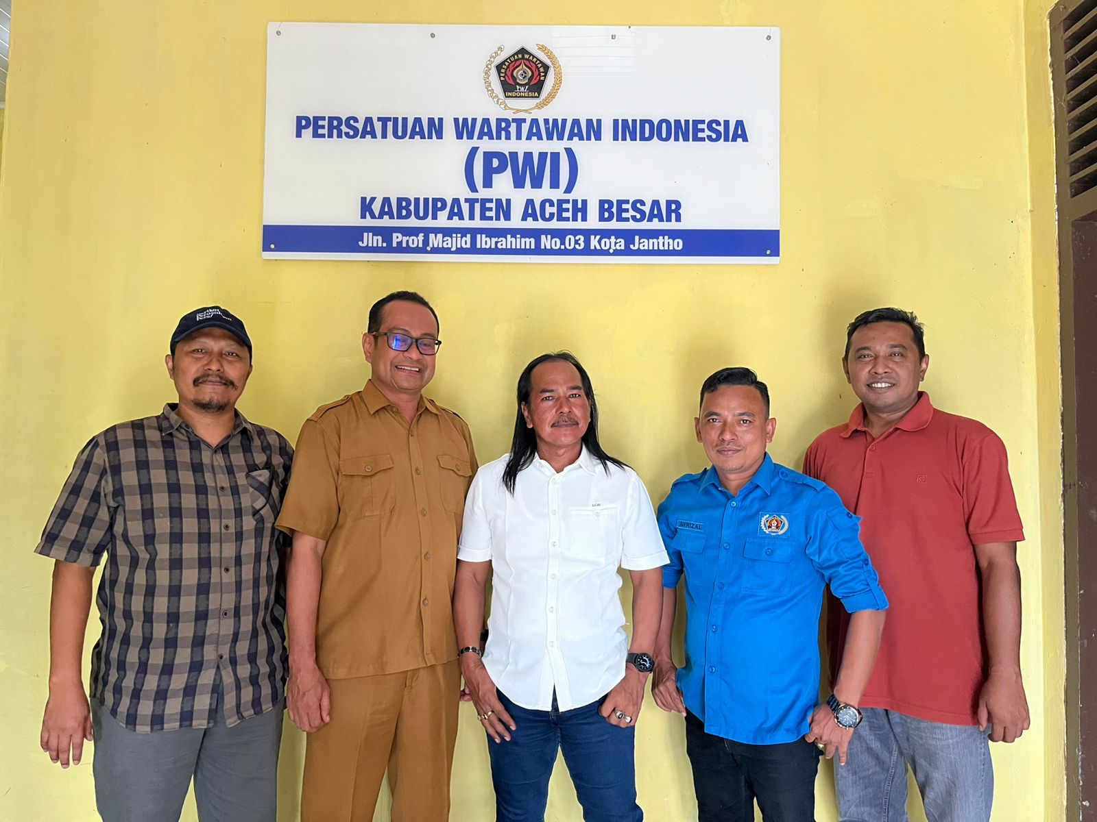 Ketua SPS Aceh Sambangi Markas PWI Aceh Besar