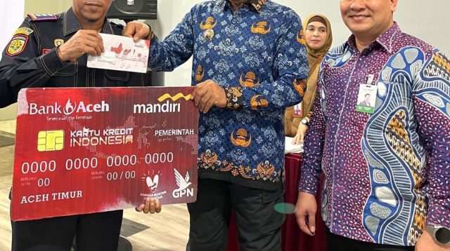 Bank Aceh Cabang Idi Lalukan Sosialiasasi dan Penyerahan KKPD Kepada Pemkab Aceh Timur