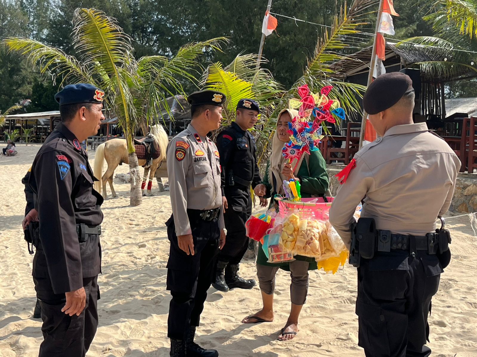 Polisi Hadir Amankan Tempat Wisata Jelang Tahun Baru