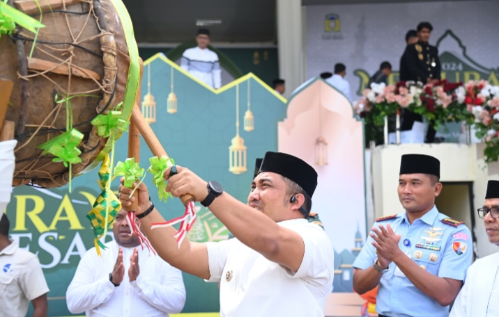 Pj Bupati Iswanto Tabuh Beduk Khanduri Maulid Aceh Besar