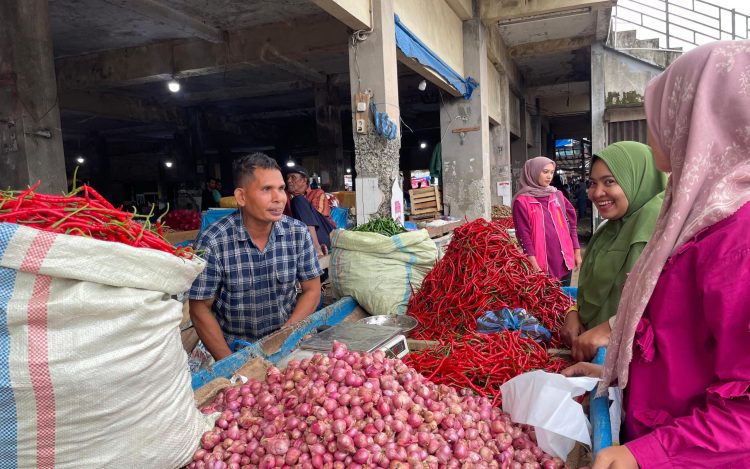 Harga Cabai di Pasar Lambaro Aceh Besar ‘Makin Pedas’