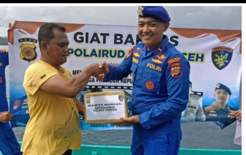 Baksos Bagi Masyarakat Pesisir Terdampak Ekonomi