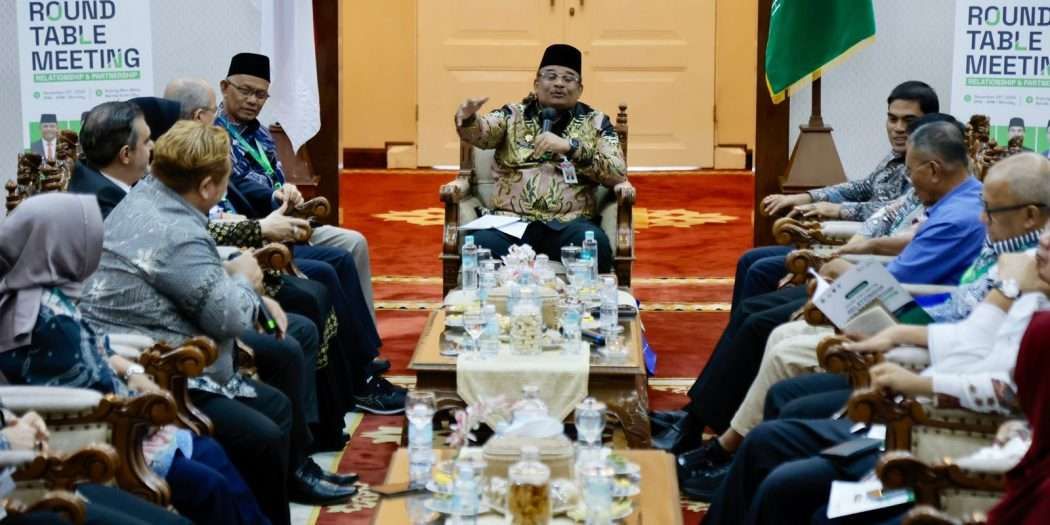 Pj Gubernur Bahas Upaya Majukan Aceh Dengan Para Tokoh