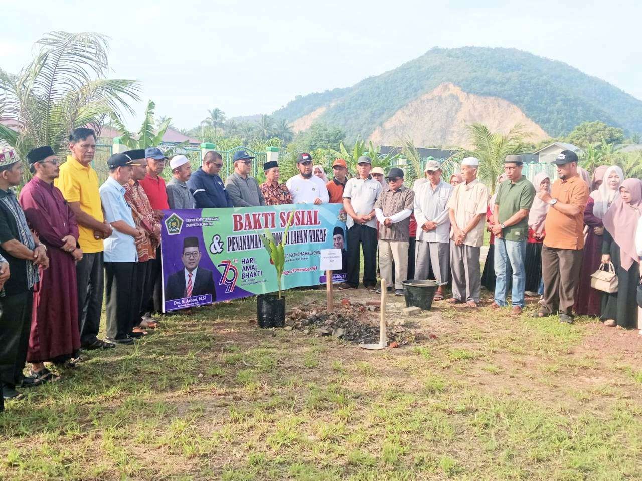 Kemenag Aceh Gelar Bakti Sosial di Lahan Wakaf