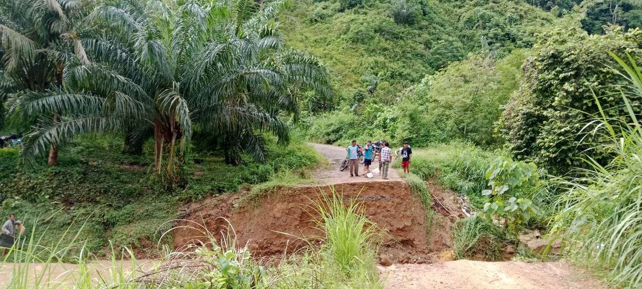 Banjir di Aceh Tenggara : Tanggul Jebol Hingga Jembatan Amblas