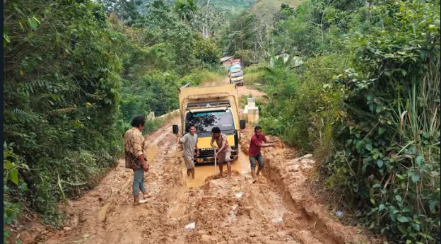 Warga Minta Pemkab Aceh Tenggara Aspal Jalan