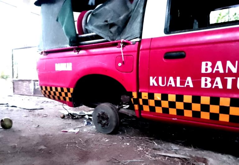 Kacau, Maling Curi Ban Mobil Milik Pemkab Abdya