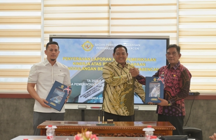 Plt Sekda Terima Laporan Penyerahan Hasil Pemeriksaan BPK