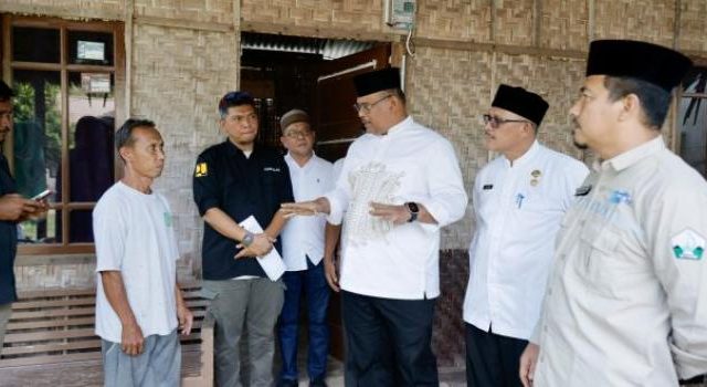 Pj Gubernur Pastikan Pembangunan Rumah Dhuafa Tepat Sasaran