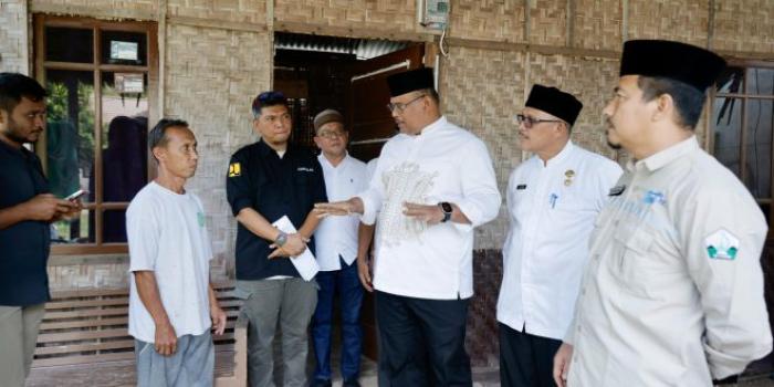 Pj Gubernur Pastikan Pembangunan Rumah Dhuafa Tepat Sasaran