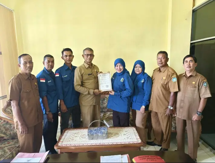 Pengurus PD IWO Aceh Selatan Terima SK Dari Kesbangpol