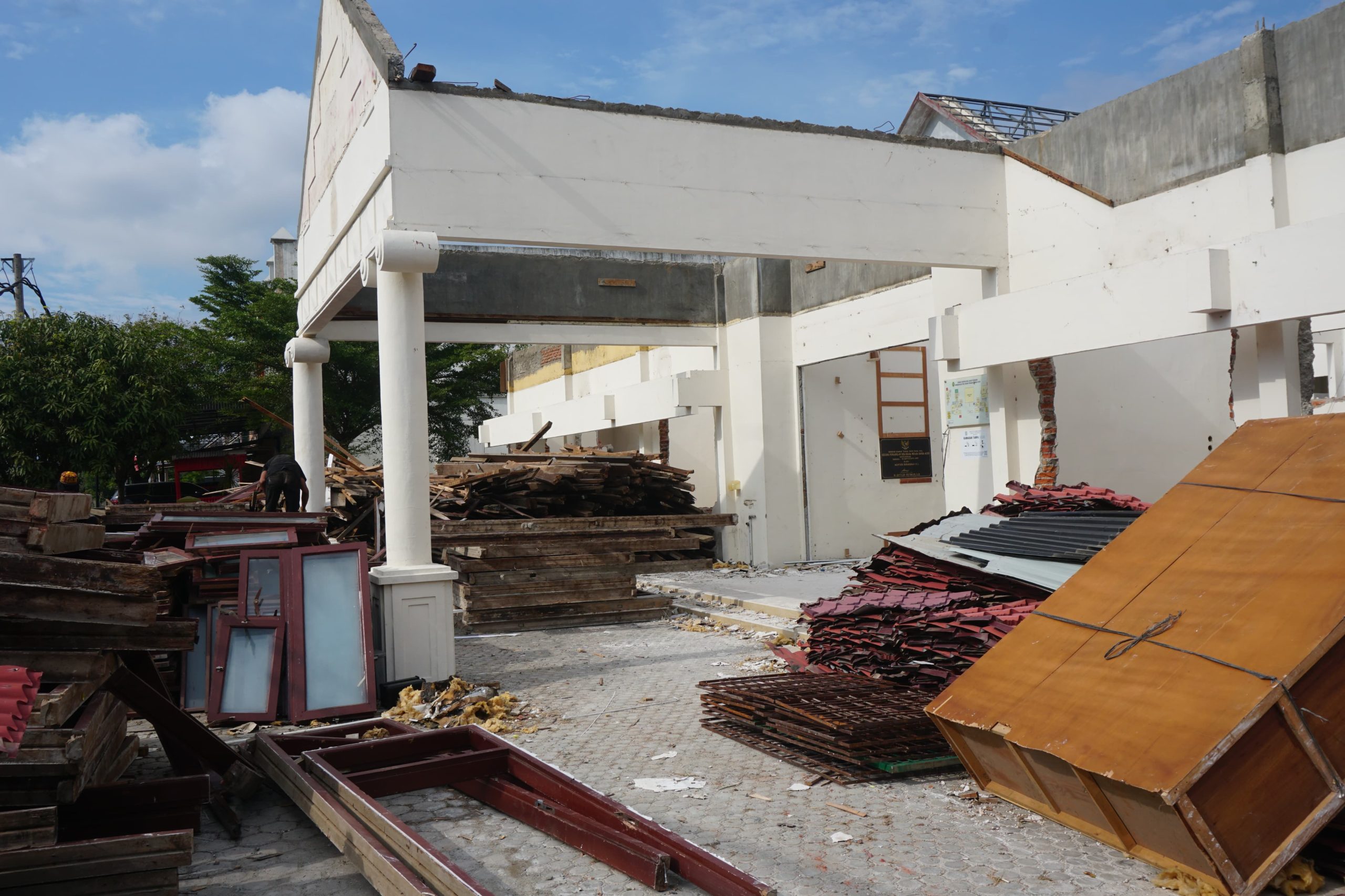 Gedung PTUN Banda Aceh Dirobohkan, Pelayanan Pindah ke Gedung Sosial