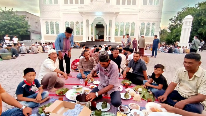 Uni Emirat Arab Salurkan Tiga Bantuan Ramadhan untuk Aceh