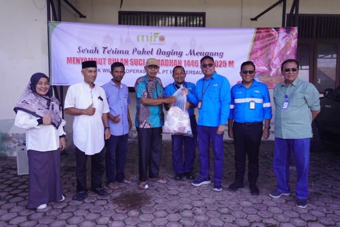 PT Mifa Bersaudara Salurkan 2.295 Paket Daging Meugang