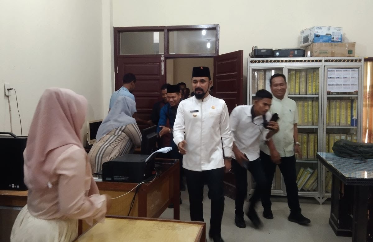 Bupati Aceh Timur Minta Sekda Serahkan Data ASN Bolos Kerja