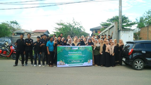 OSIS SMK Negeri 1 Lhokseumawe Gelar Aksi Berbagi Takjil dan Buka Puasa Bersama