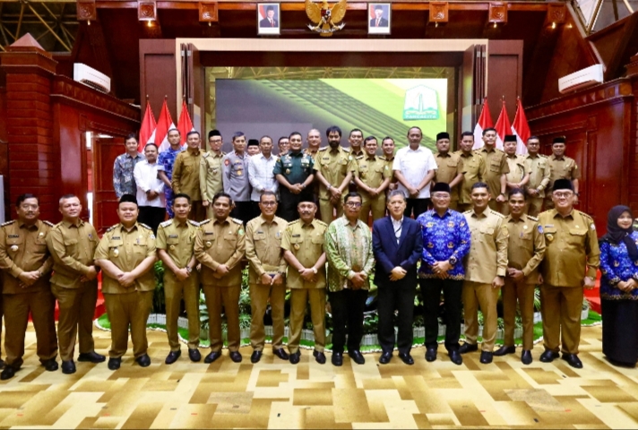 Gubernur Aceh Luncurkan Instruksi Shalat Berjamaah