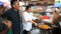 Wagub Fadhlullah Borong Takjil di Pasar Ramadhan Cemerlang