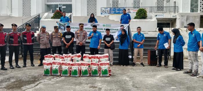 1,8 Ton Beras dari KNPI Disalurkan untuk Pesantren