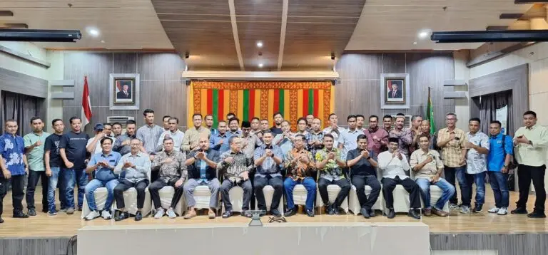 Afdhal Khalilullah Jamu Makan Malam Rombongan PWI Aceh