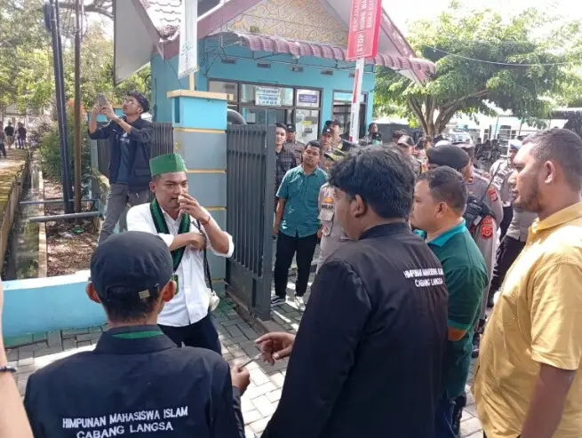 HMI Kota Langsa Gelar Demo