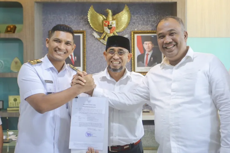 Illiza Tunjuk Jalaluddin sebagai Plt Sekda Banda Aceh