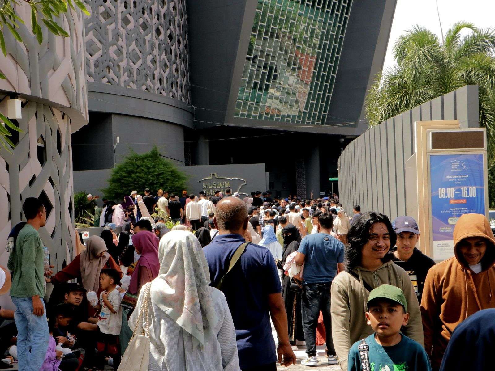 Hari Pertama Dibuka, Museum Tsunami Diserbu Ribuan Wisatawan
