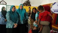 Ketua TP PKK Aceh Besar Dampingi Marlina Usman Luncurkan Sekolah Lansia di Alue Gintong Seulimuem