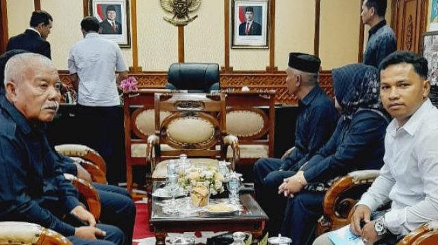 Temui Wagub Aceh, Sejumlah Anggota DPRK Simeulue Sampaikan Dugaan Pelanggaran PT Raja Marga