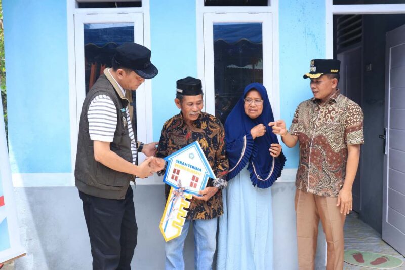 Bupati Aceh Selatan Resmikan Program 100 Hari Kerja, 51 Unit Rumah Layak Huni Disalurkan kepada Warga