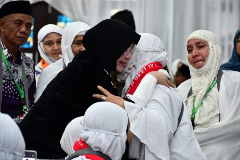 Illiza Lepas Kloter Terakhir Jemaah Haji Aceh 2025, Ini Pesannya