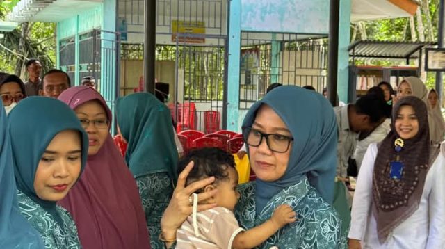 KETUA TP-PKK ACEH TAMIANG TEKANKAN PENTINGNYA PERAN POSYANDU DI TIAP KAMPUNG