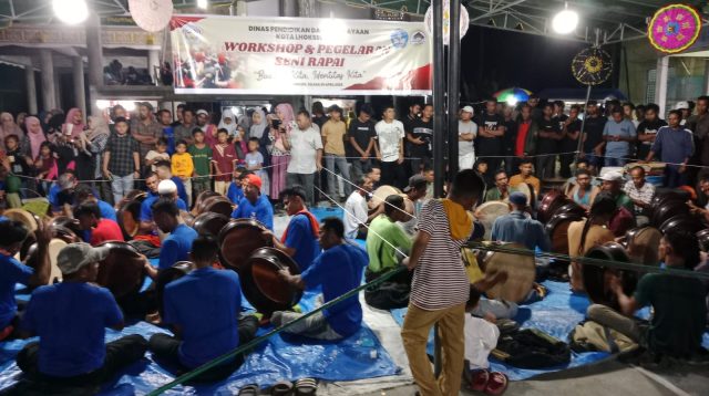 Grup Rapai Ketapang Payong Blang Weu Panjoe Raih Juara Pertama dalam Pagelaran Rapai Uroh Dinas PK Lhokseumawe