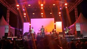 Melofest 2025 Pecah! Ribuan Penonton Padati Lapangan Jenderal Sudirman Saksikan Konser Spektakuler Luicy Juicy di Lhokseumawe