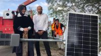 Pemko Banda Aceh Pasang Lampu Solar Panel di Kawasan Ulee Lheue