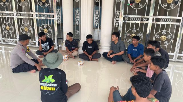 Bhabinkamtibmas Polsek Kluet Timur Ajak Remaja Jauhi Narkoba dan Judi Online Lewat Sambang Desa
