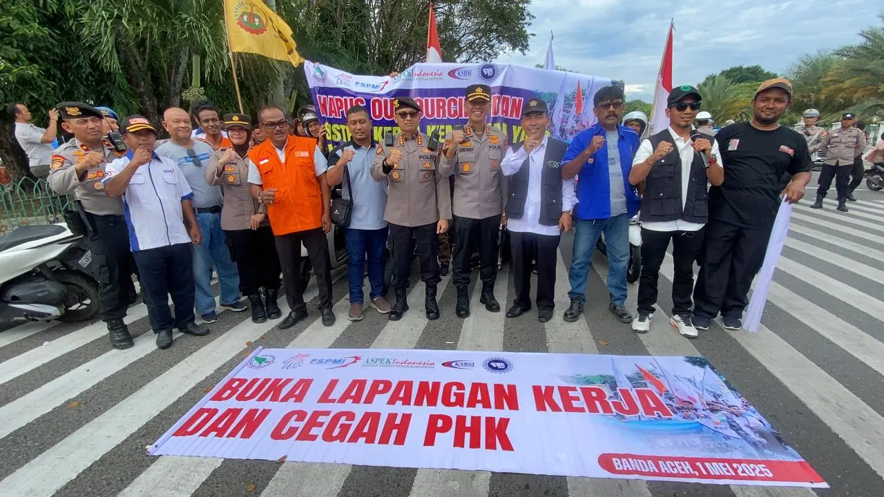 Aksi Hari Buruh di Aceh Tertib, Polisi Ikut Bergabung