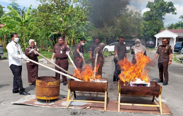 Sejumlah Barang Bukti Narkoba Dimusnahkan oleh Kejari Banda Aceh Sejumlah Barang Bukti Narkoba Dimusnahkan oleh Kejari Banda Aceh
