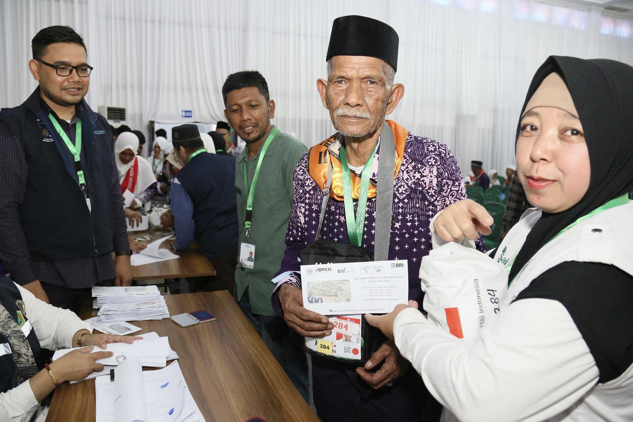 Ikuti Pelepasan, Jemaah Tertua untuk Aceh di 2025 Ada di Asrama