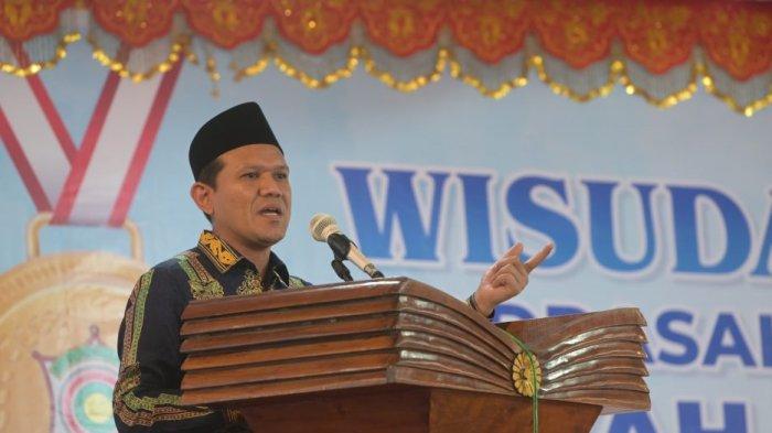 Hadiri Wisuda Santri, Wagub Sebut Pemerintah Aceh Sedang Siapkan Beasiswa ke Eropa dan Timur Tengah