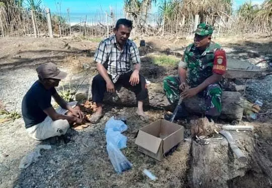 Musim Kemarau, Babinsa Koramil 05/Samadua Ingatkan Warga Tak Sembarangan Membakar Lahan