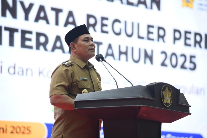 Bupati Aceh Besar Berikan Pembekalan untuk 1800 Mahasiswa KKN Reguler XXVI dan Literasi USK Tahun 2025
