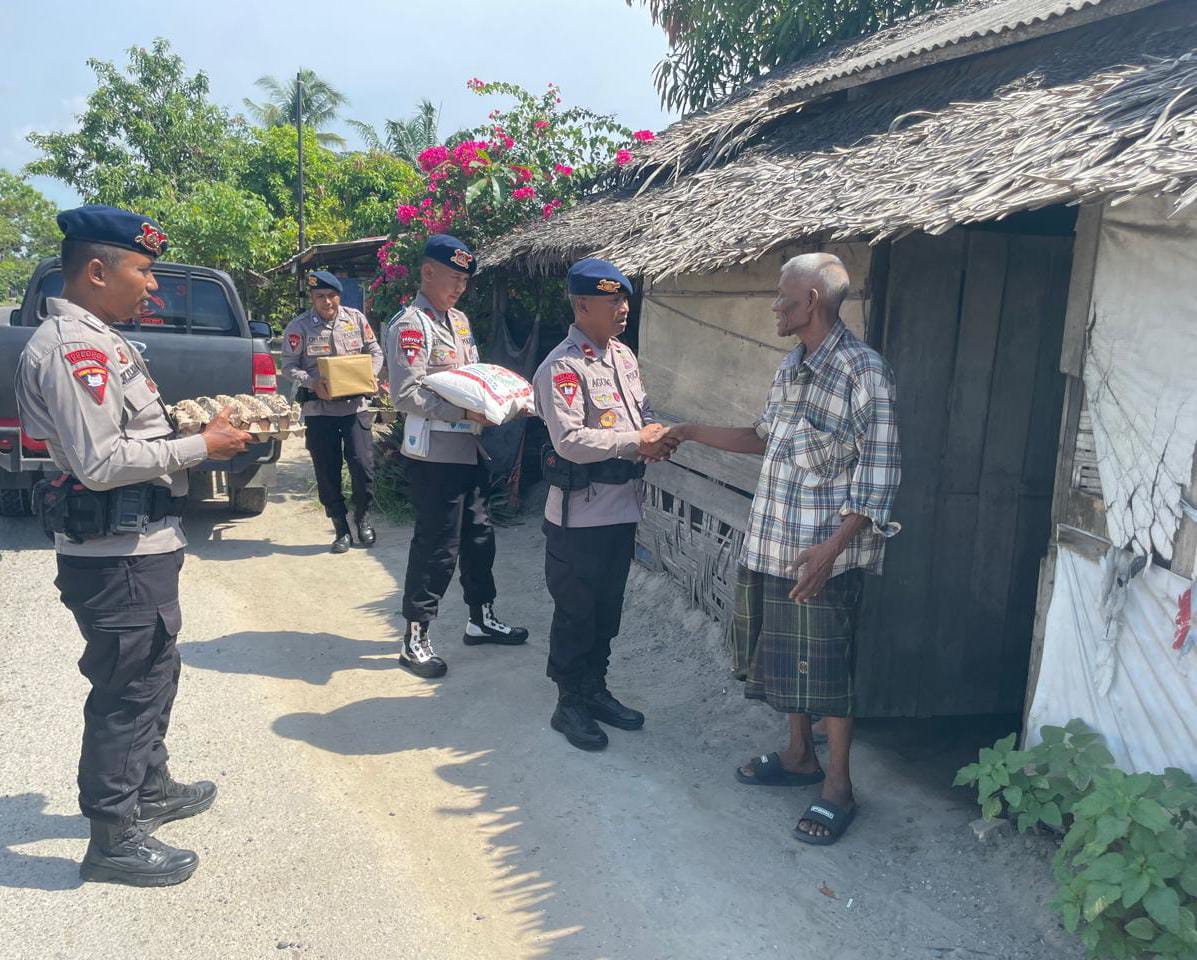 BRIMOB ACEH SALURKAN BANTUAN SOSIAL SAMBUT HARI RAYA IDUL ADHA 1446 H