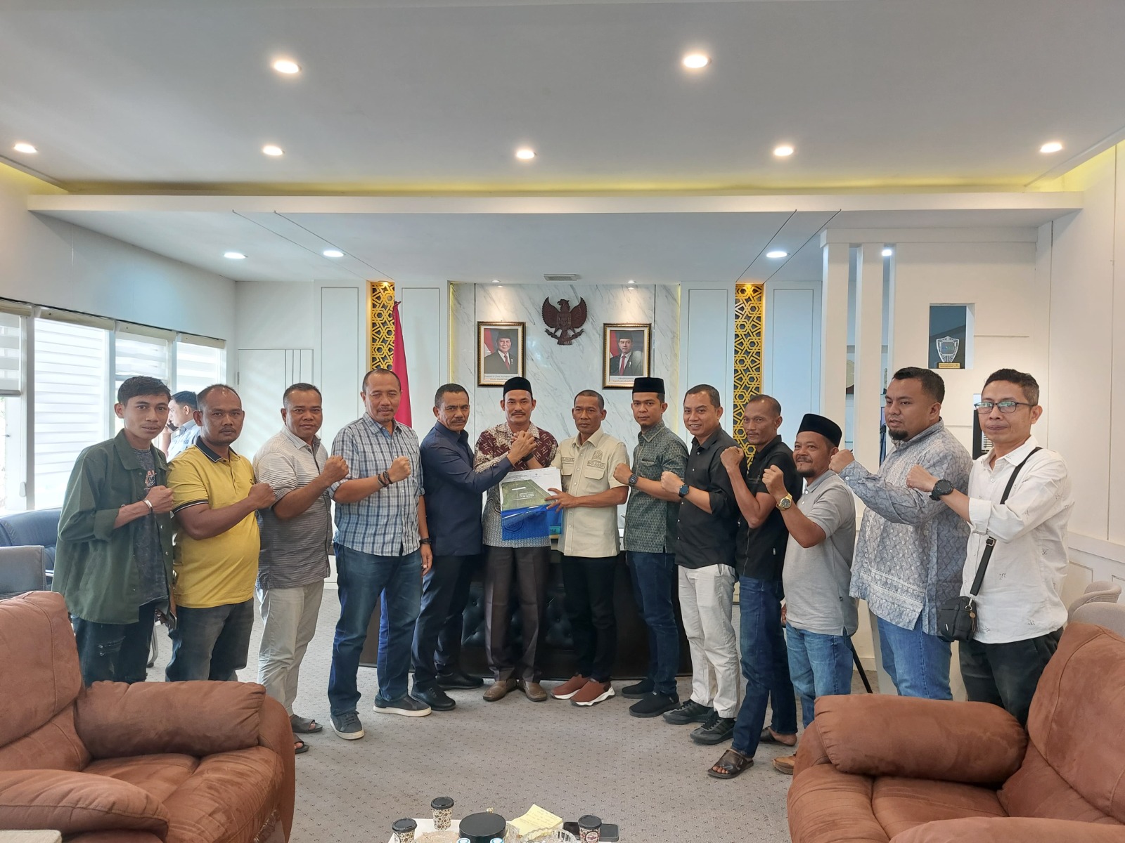 Warga Aceh Selatan Minta DPRA Tinjau Ulang Perizinan PT ASN