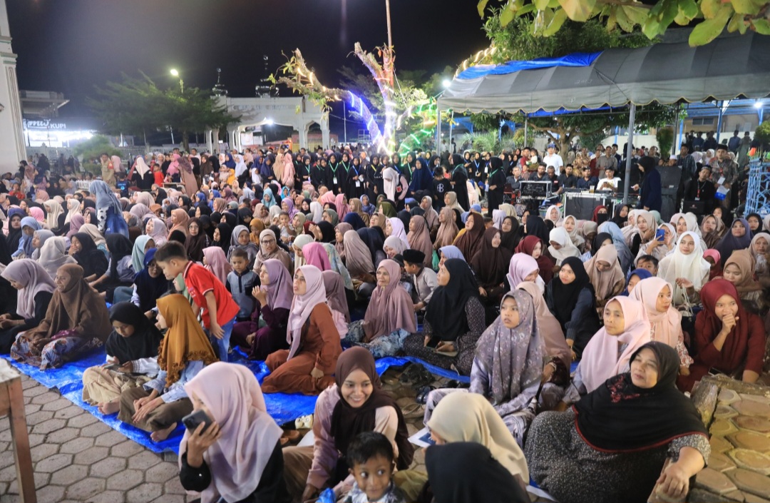 Gubernur Aceh Mualem Bersama Ribuan Warga Hadiri Milad ke-57 YPI Darussa’adah Teupin Raya