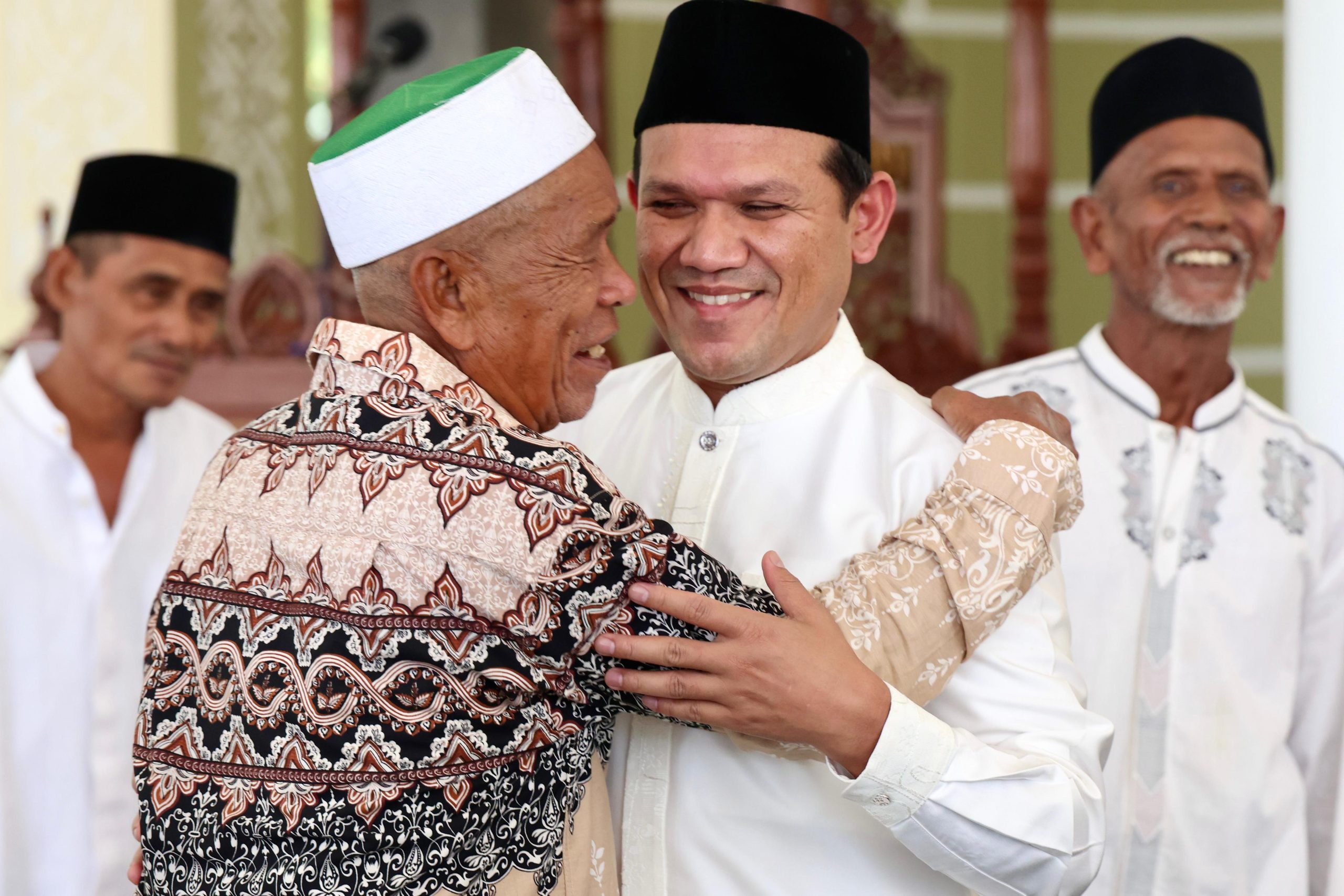 Kembali dari Tanah Suci, Wagub Aceh Disambut Hangat Warga Kampungnya