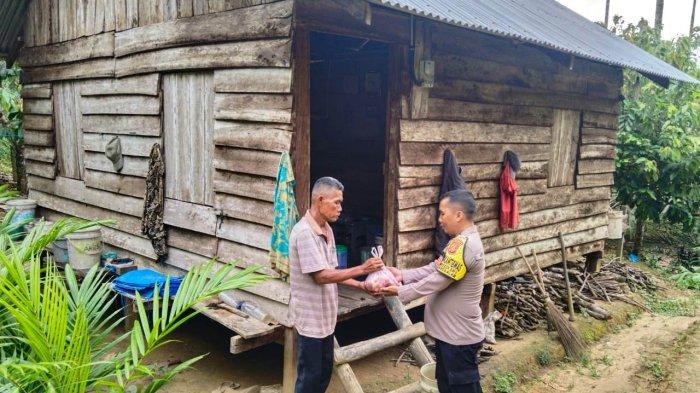 Polres Aceh Timur Salurkan 450 Paket Daging Kurban untuk Anak Yatim dan Warga Kurang Mampu