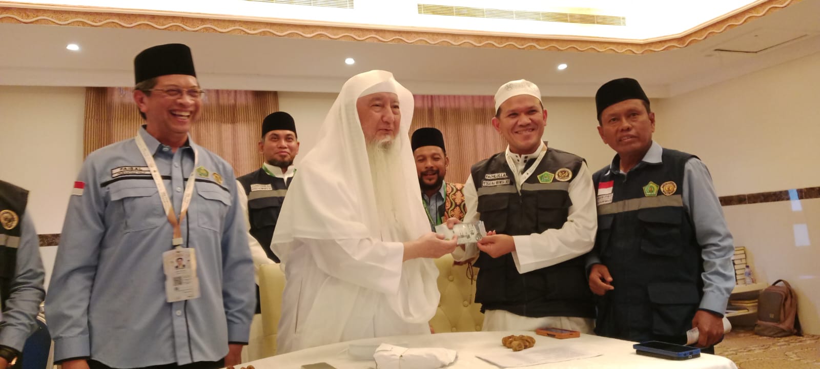 Wagub Aceh Hadiri Pembagian Dana Wakaf Habib Bugak di Mekkah, dan Staf Ahli Menag