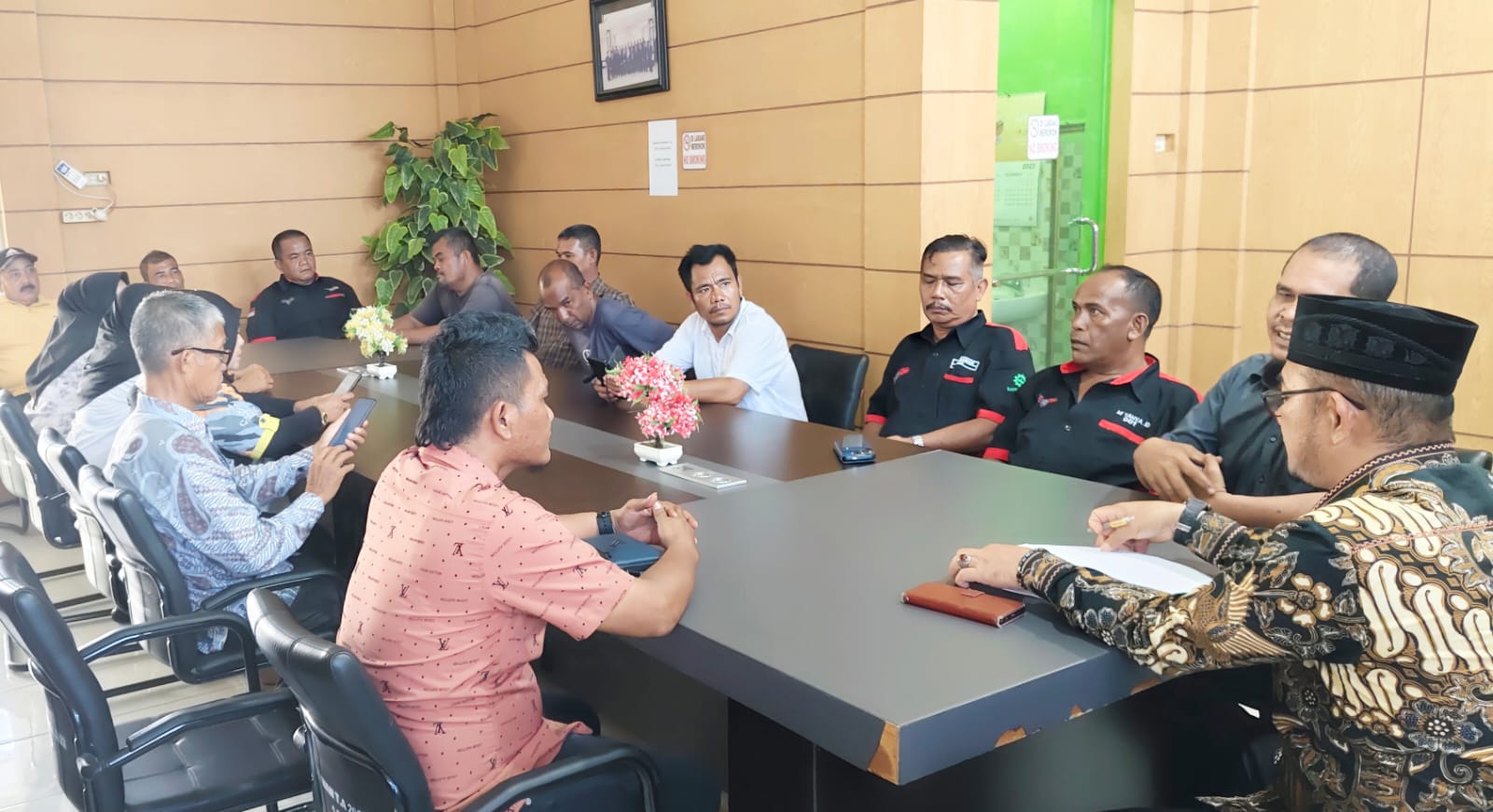 Bahas Tarif Jasa Angkutan, Sejumlah Pengusaha Bersama Organda Simeulue Temui Ketua DPRK