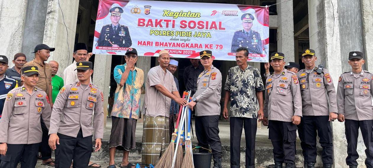 Idul Adha Penuh Makna, Polres Pidie Jaya Gelar Bhakti Sosial Sambut Hari Bhayangkara ke-79